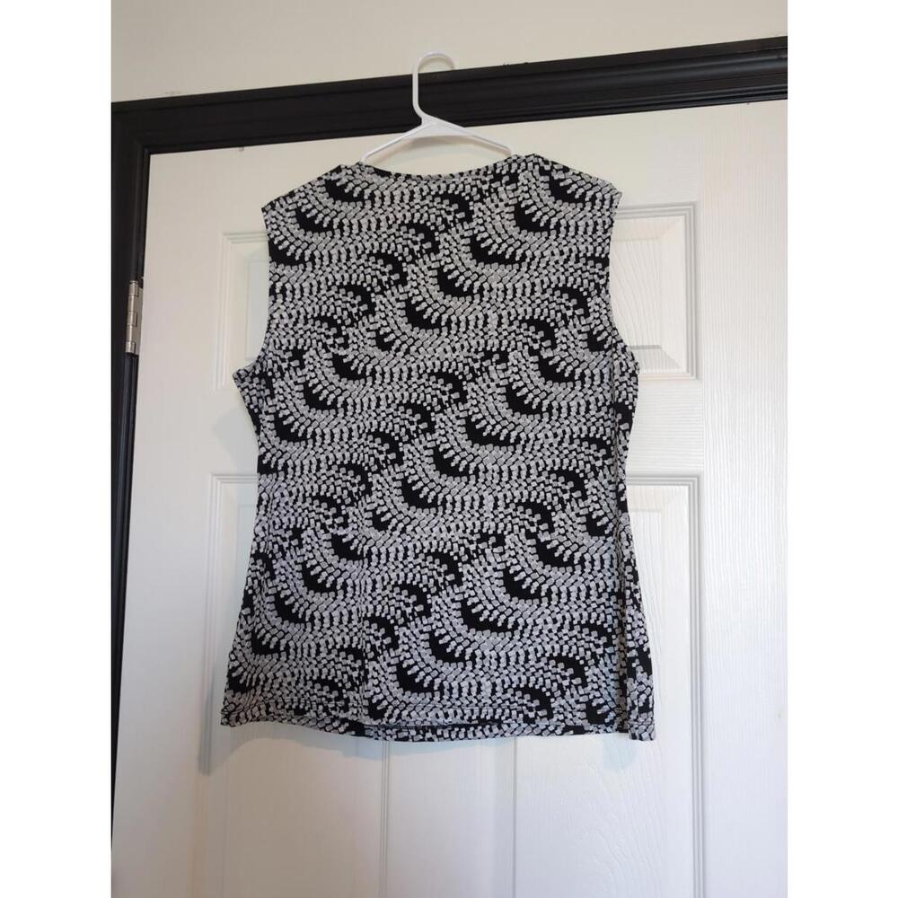 Large black and white tank - Picture 3 of 5